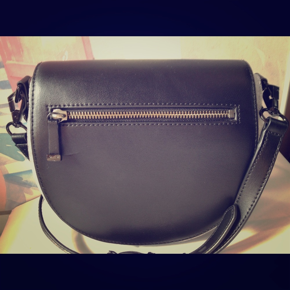 Saddle bag